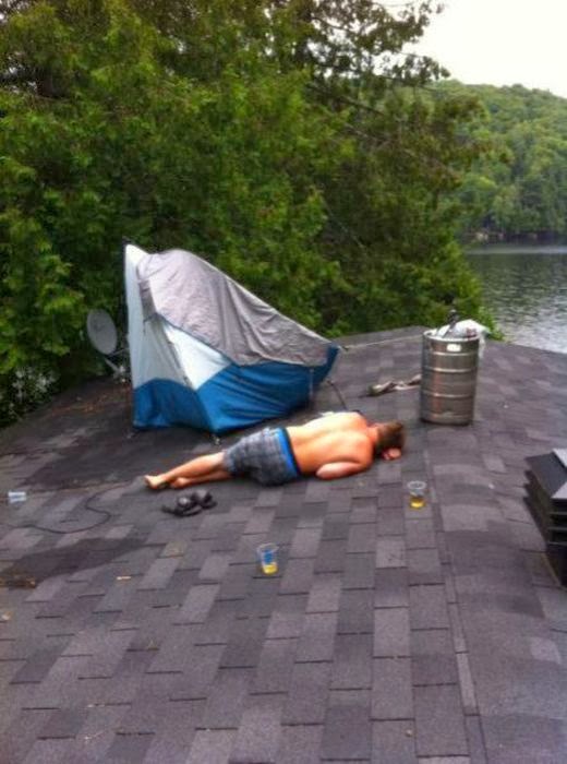 お酒を飲んで、逆にお酒に飲まれた人の無様な写真