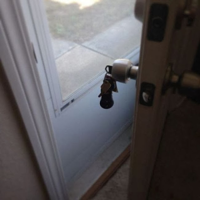 お酒を飲んで、逆にお酒に飲まれた人の無様な写真