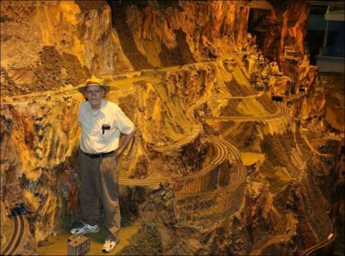 １６年の歳月を費やして作られた巨大鉄道模型の写真