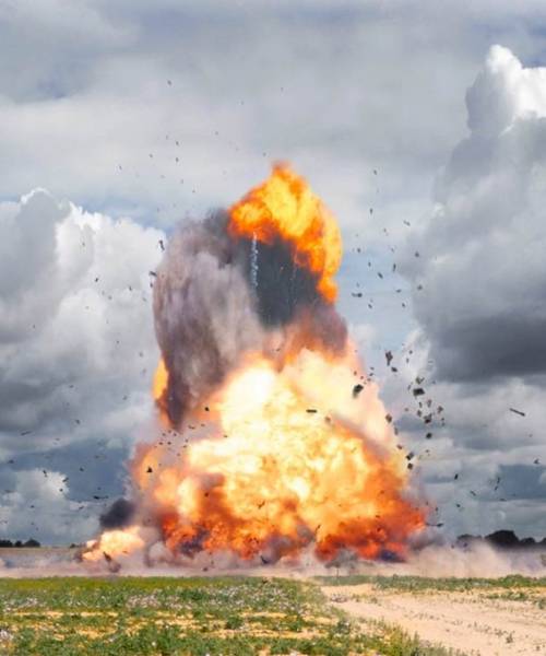 大爆発の瞬間を捉えた写真