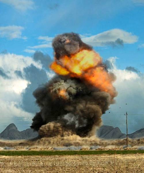 大爆発の瞬間を捉えた写真