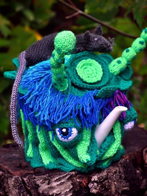 ニットの帽子の編みマスクがカオス