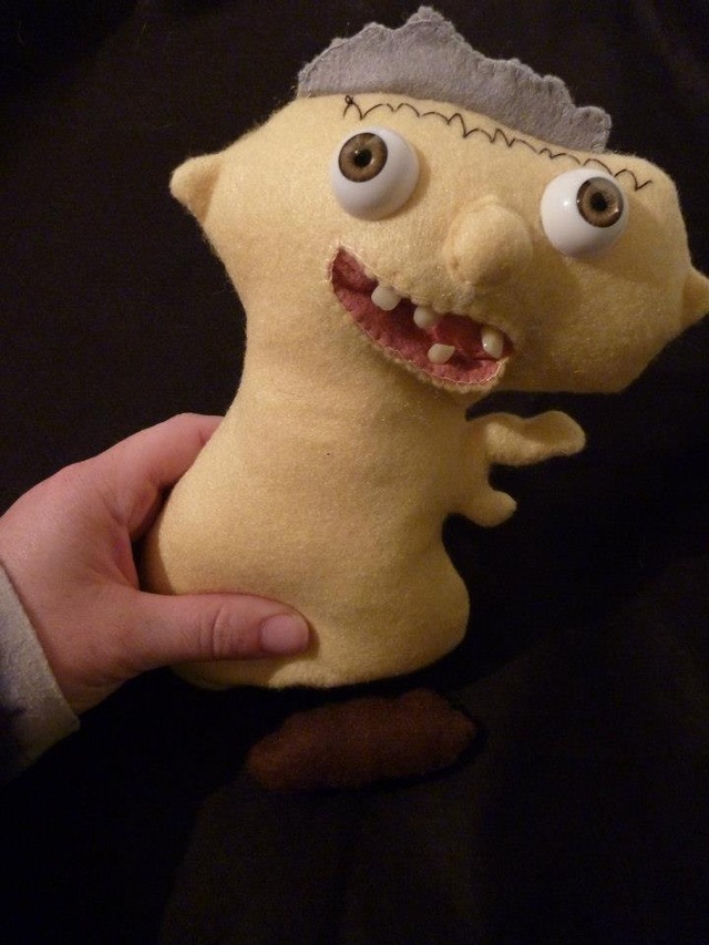 歯の生えたぬいぐるみ