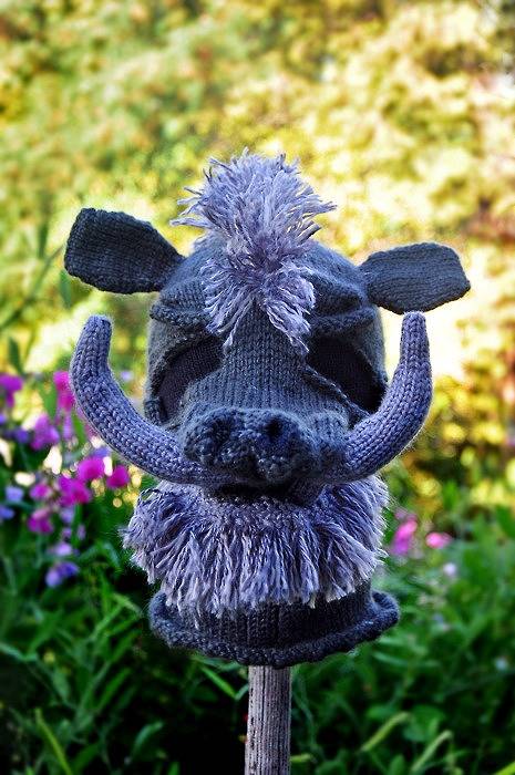 ニットの帽子の編みマスクがカオス