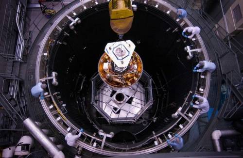 ロマンの宇宙とスペースシャトルの写真