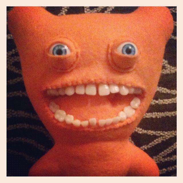 歯の生えたぬいぐるみ