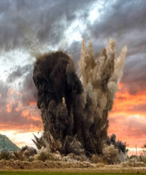 大爆発の瞬間を捉えた写真