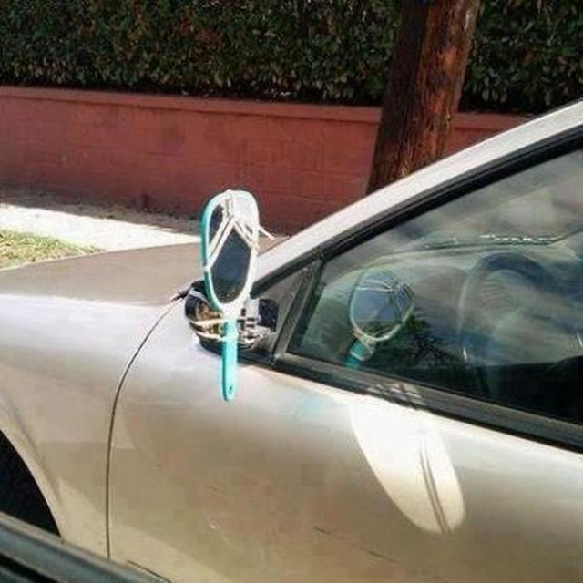 強引すぎて面白い日曜大工の道具を使い回す写真