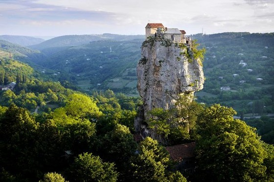  奇妙な建造物の画像