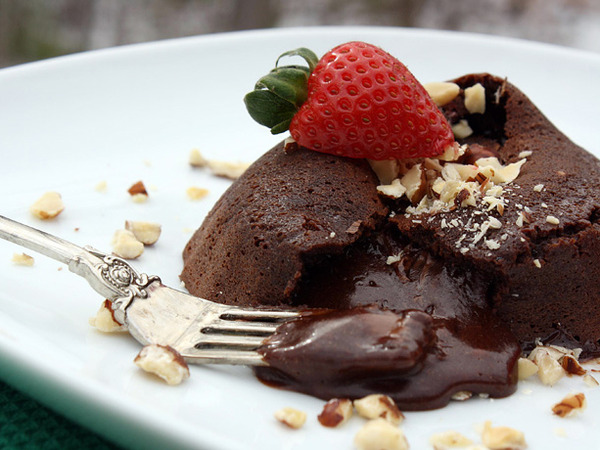 本当に美味しそうなチョコレートケーキの写真を見ていると食べたくなる！写真