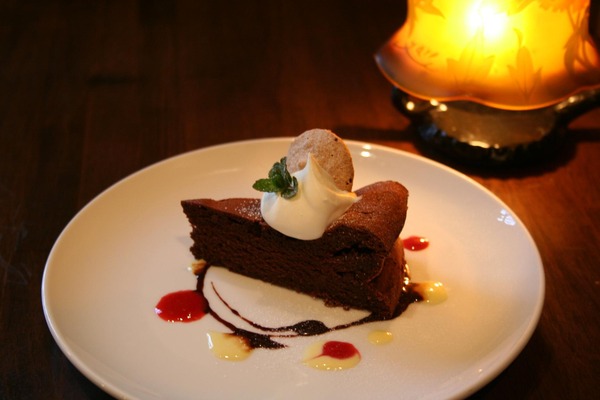 本当に美味しそうなチョコレートケーキの写真を見ていると食べたくなる！写真